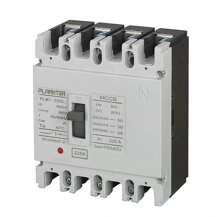 Întrerupător cu carcasă turnată cu 4 poli 225A
